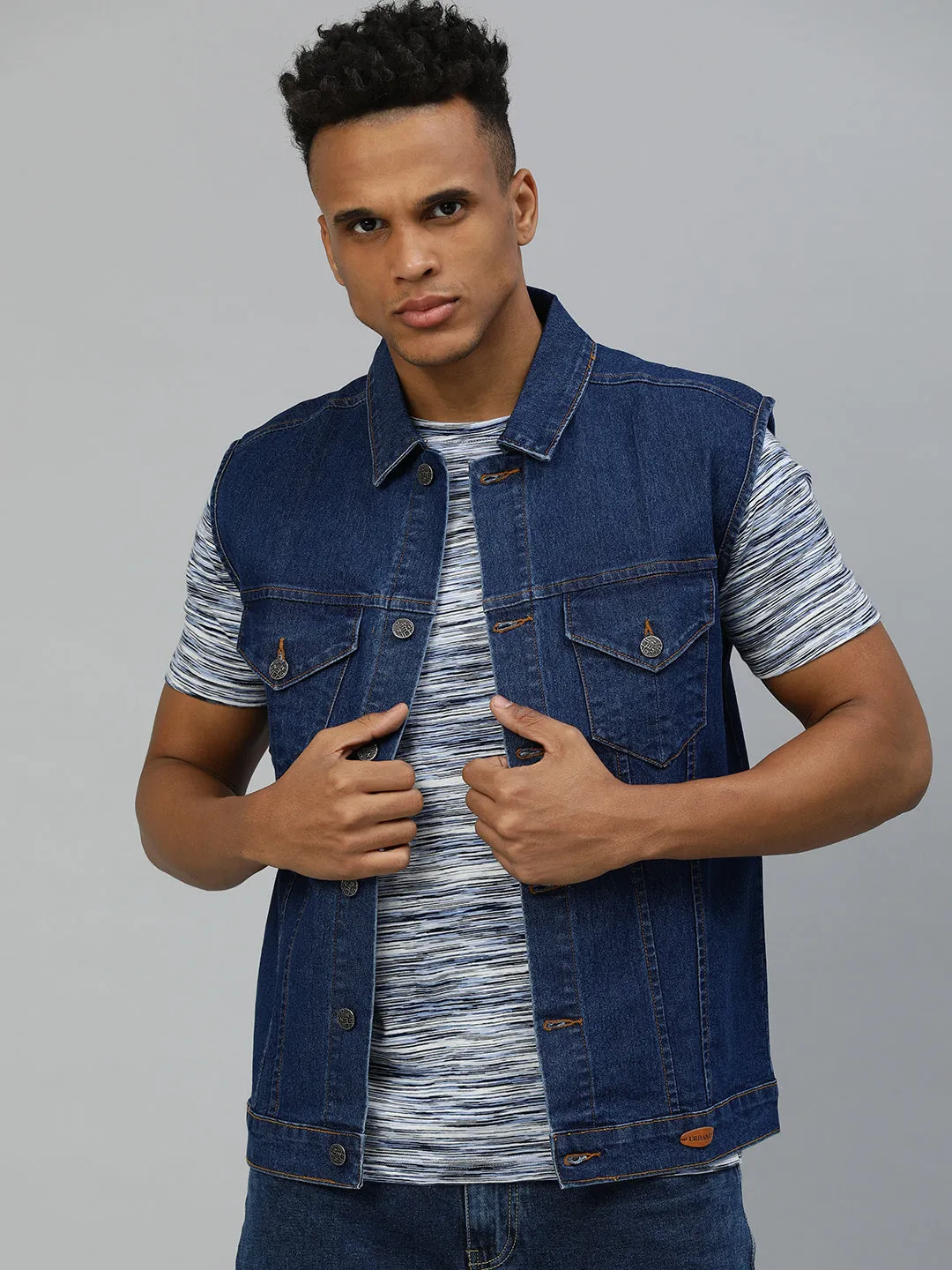 Men's Blue Regular Fit Washed Sleeveless Denim Jacket